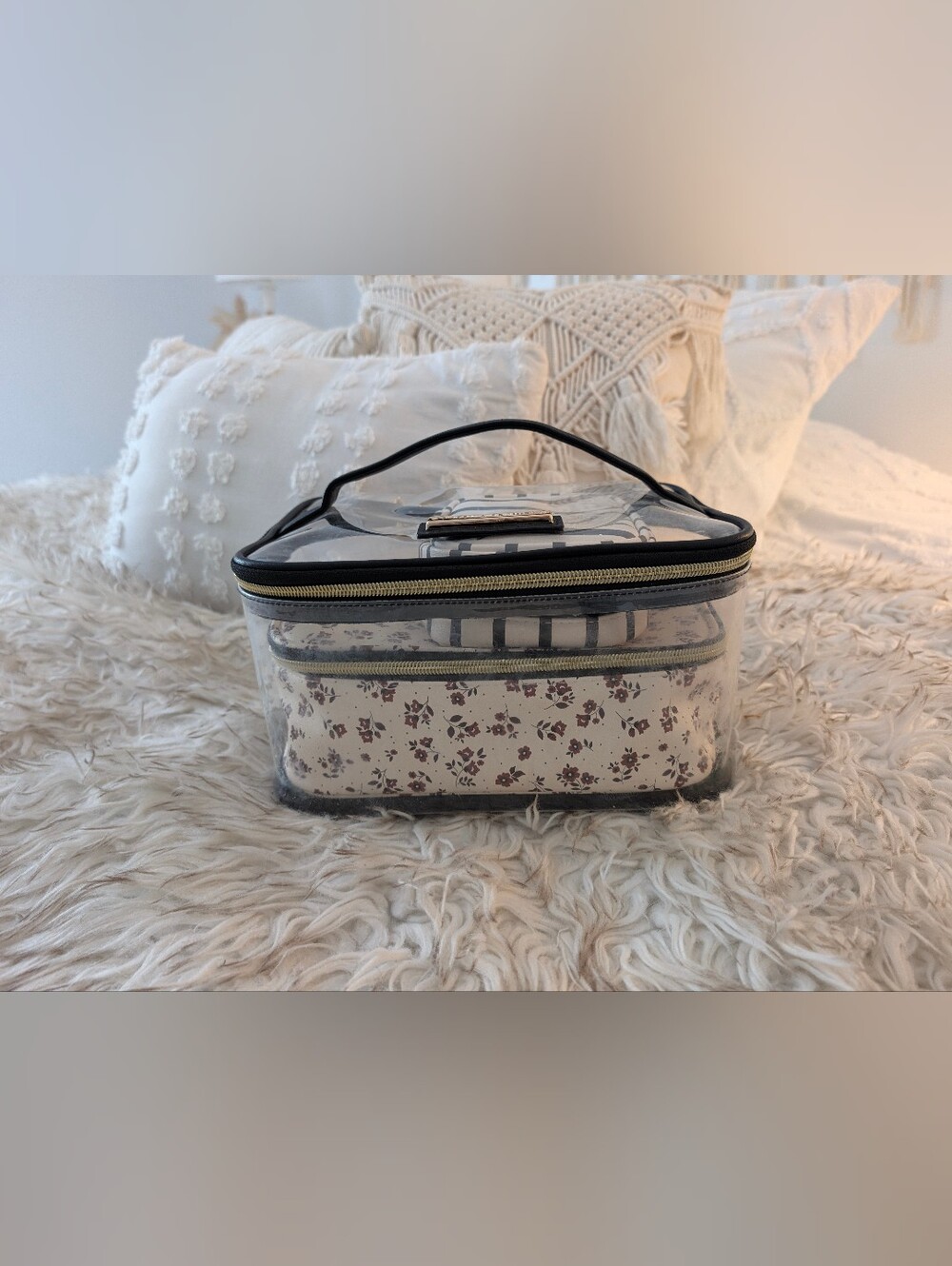 Poppy & Peonies Getaway Cosmetic Set - Vacation Edit